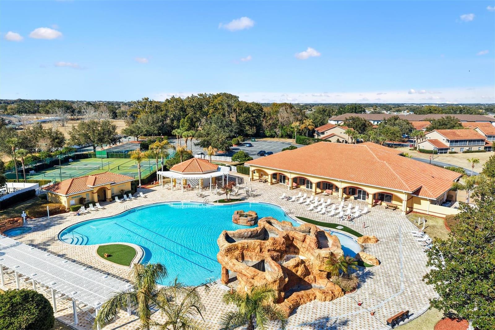 Image 31 of 37 For 5415 Admiral Way H5-102