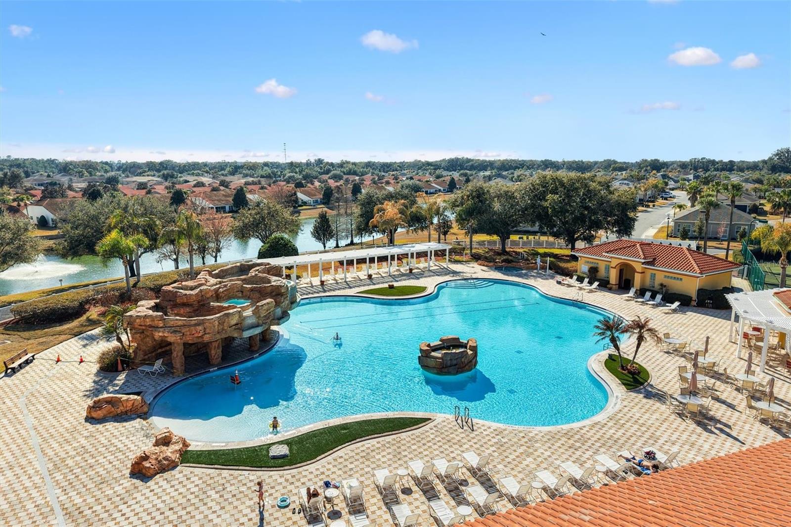 Image 32 of 37 For 5415 Admiral Way H5-102