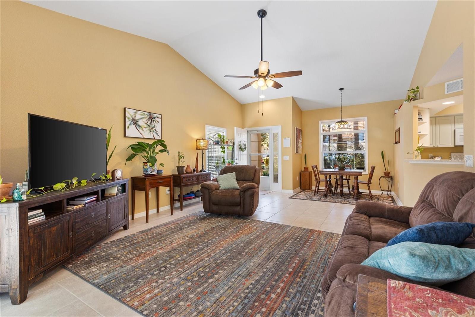 Image 8 of 37 For 5415 Admiral Way H5-102