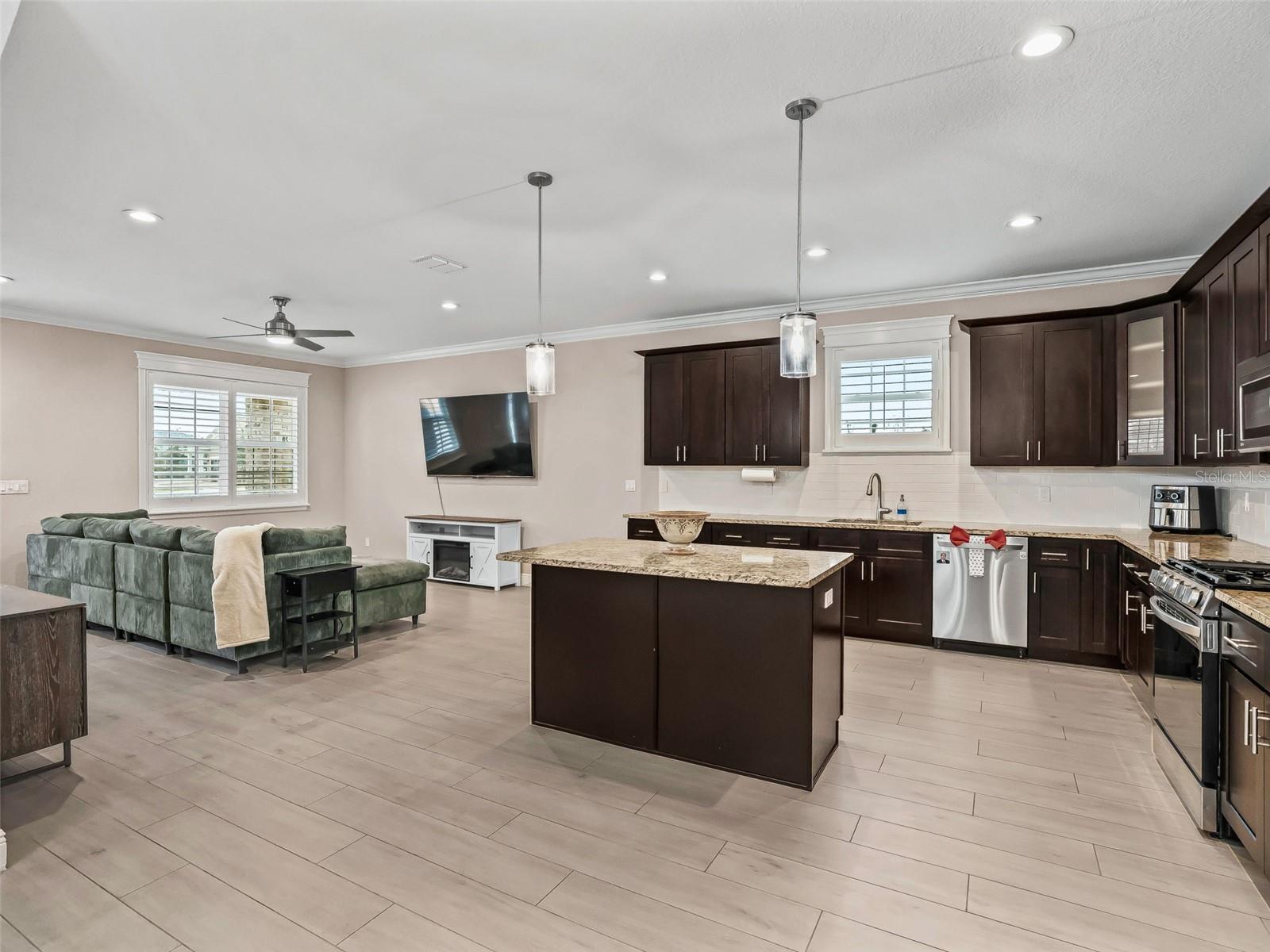 Image 19 of 61 For 12560 49th Drive