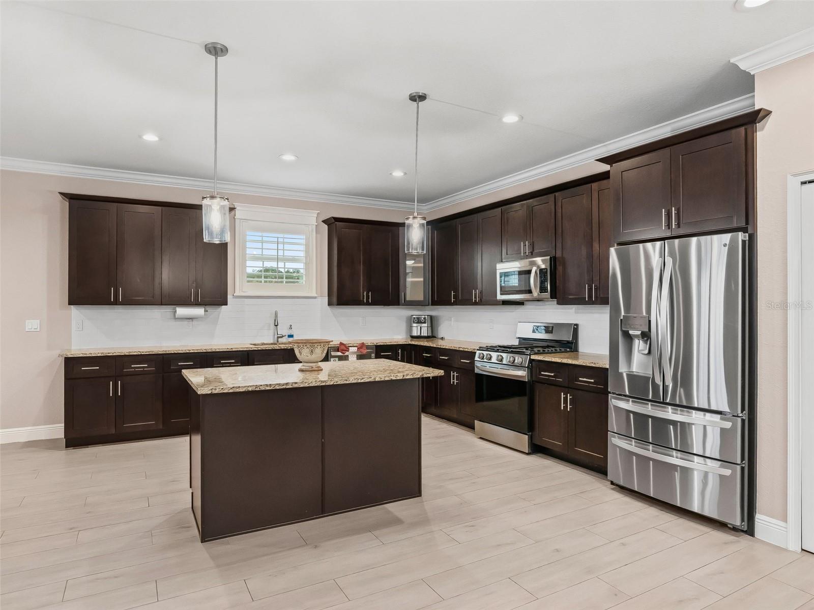 Image 20 of 61 For 12560 49th Drive