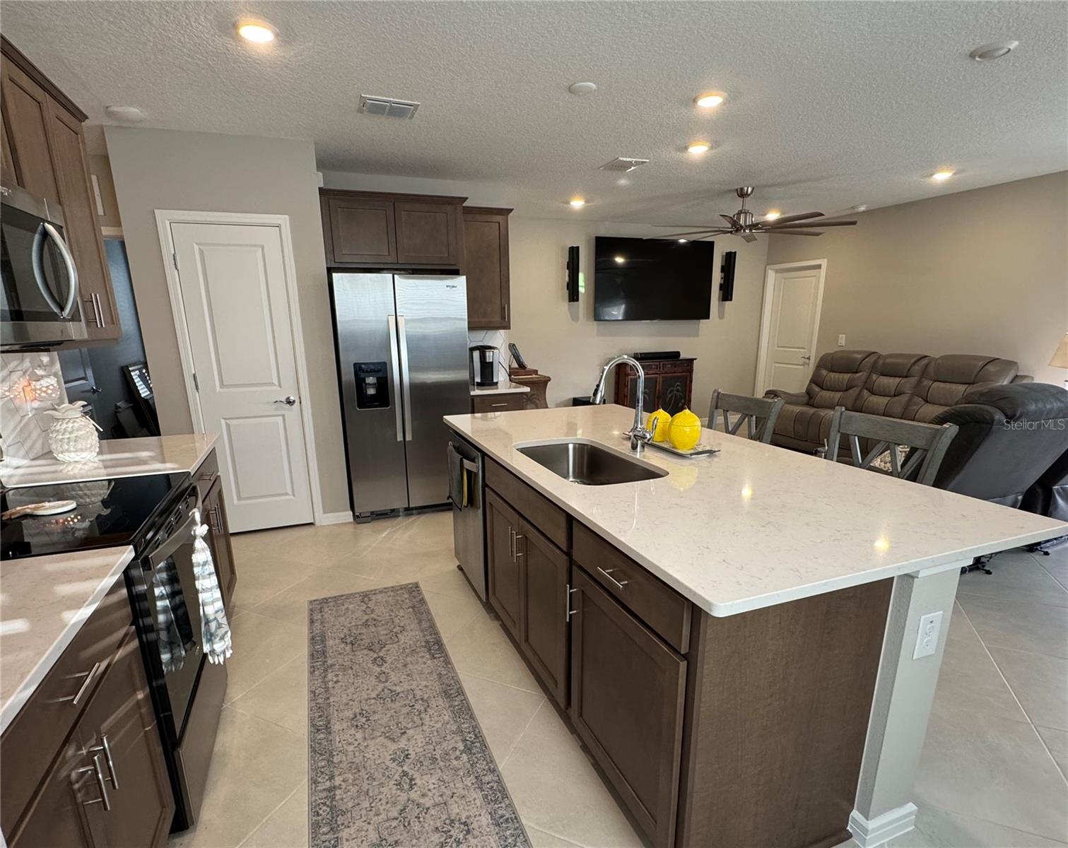 Image 4 of 22 For 8344 54th Loop