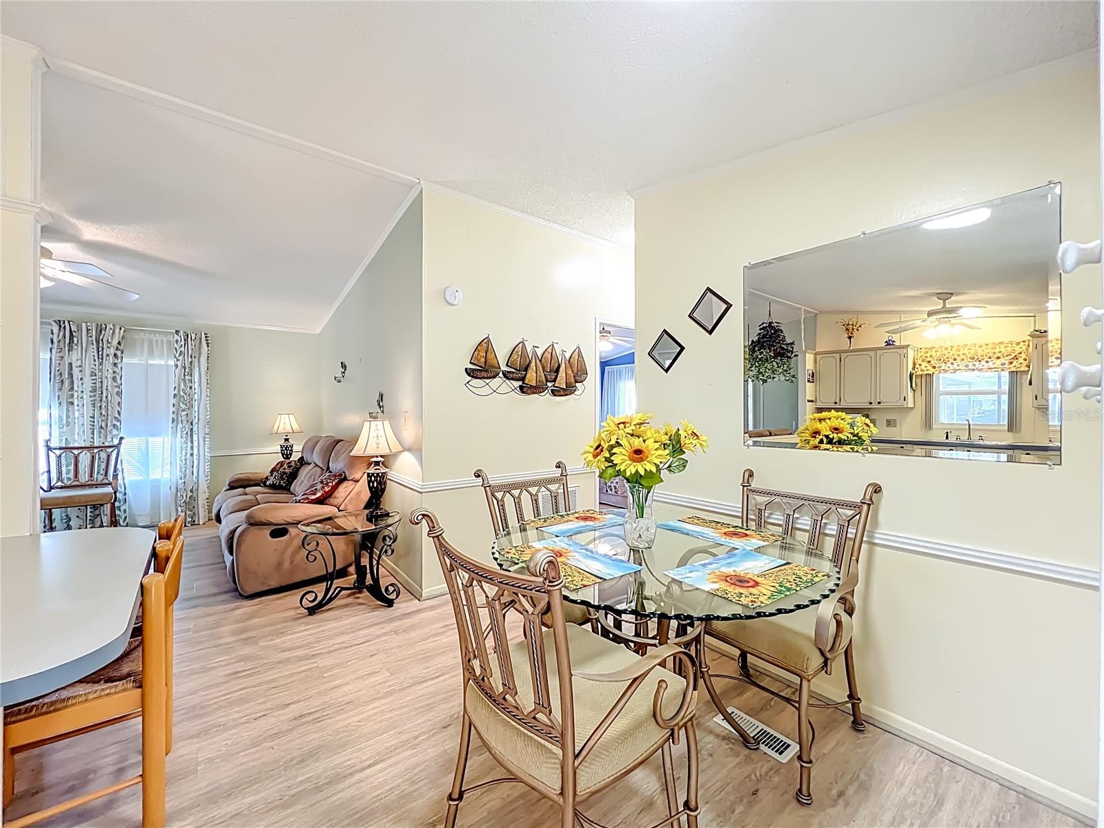 Image 17 of 69 For 698 Cindi Avenue