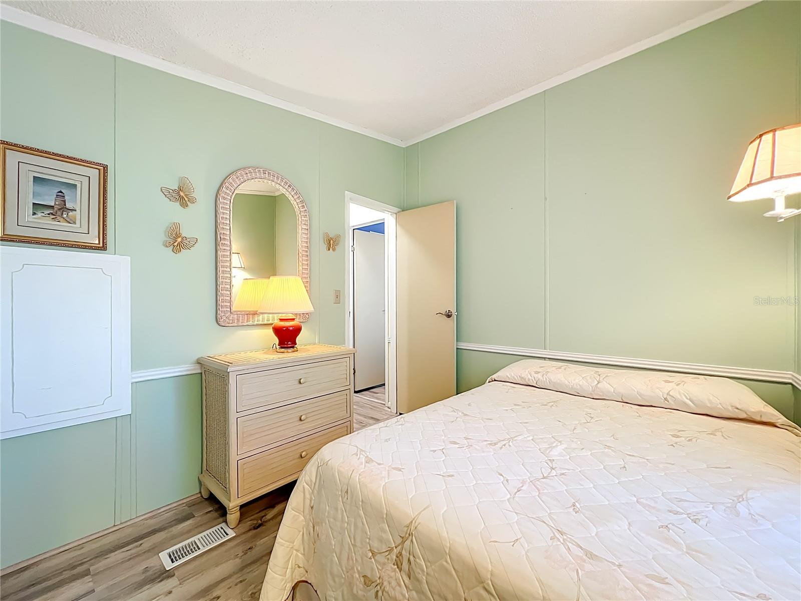 Image 28 of 69 For 698 Cindi Avenue