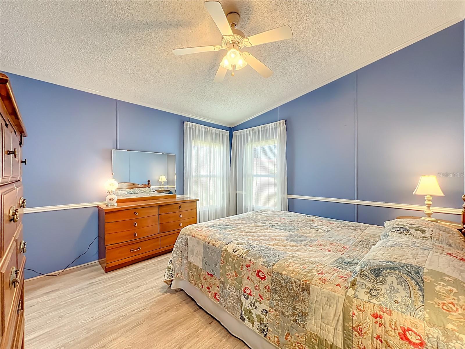 Image 32 of 69 For 698 Cindi Avenue