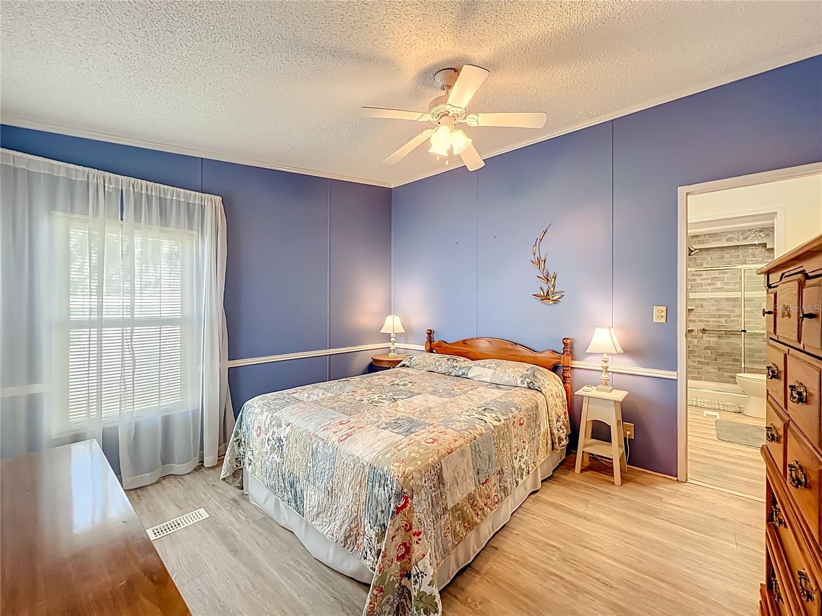 Image 33 of 69 For 698 Cindi Avenue