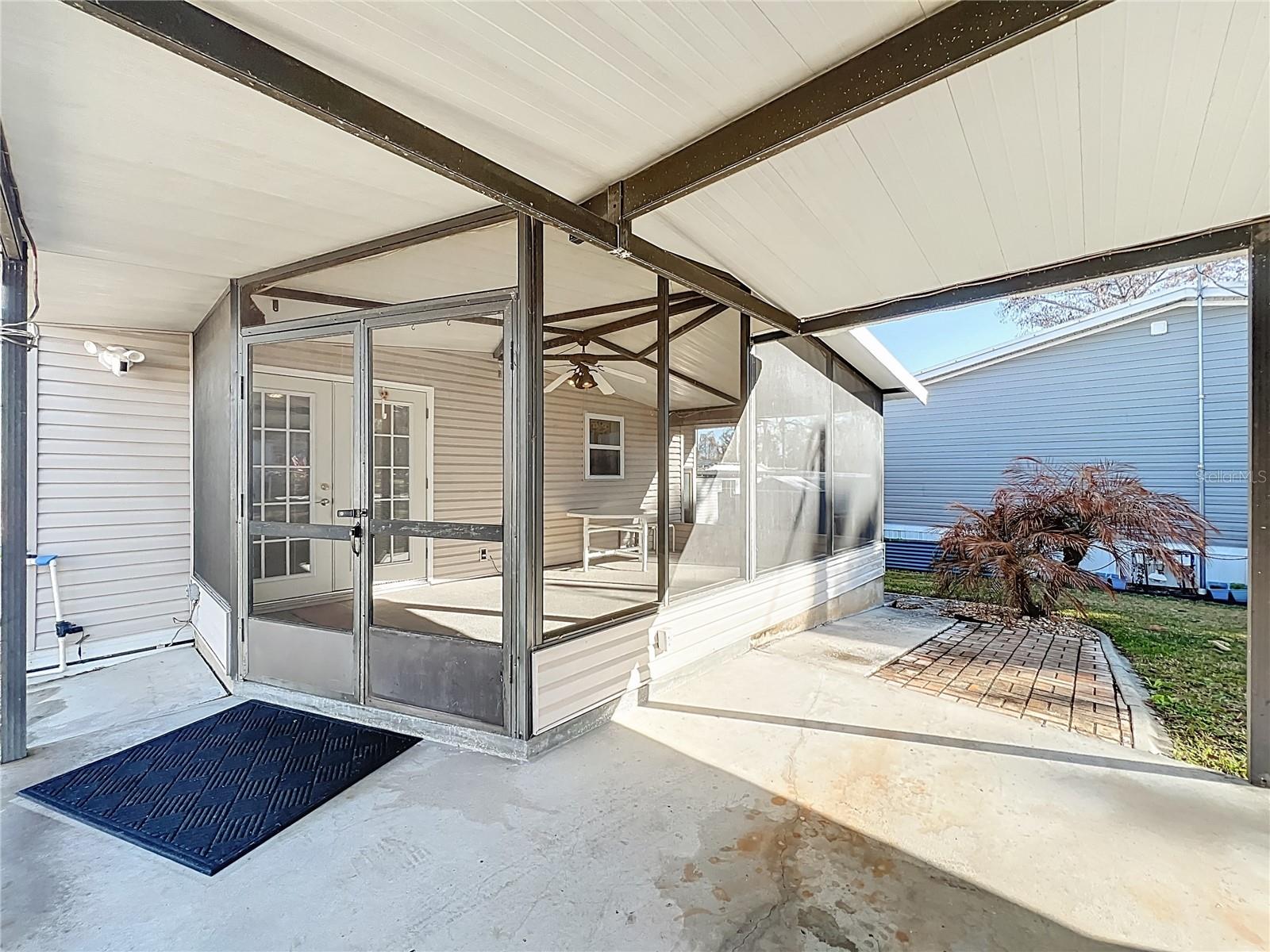 Image 4 of 69 For 698 Cindi Avenue