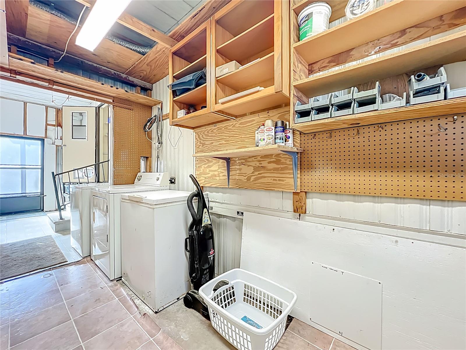 Image 44 of 69 For 698 Cindi Avenue