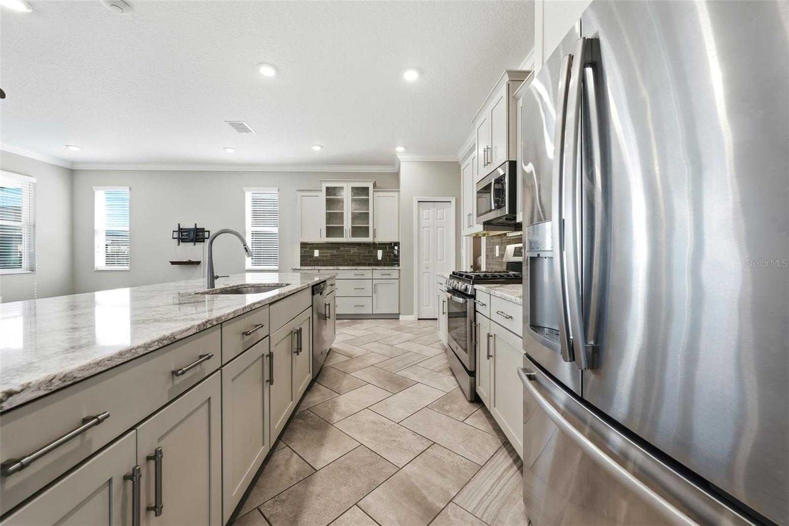 Image 12 of 42 For 7924 85th Loop