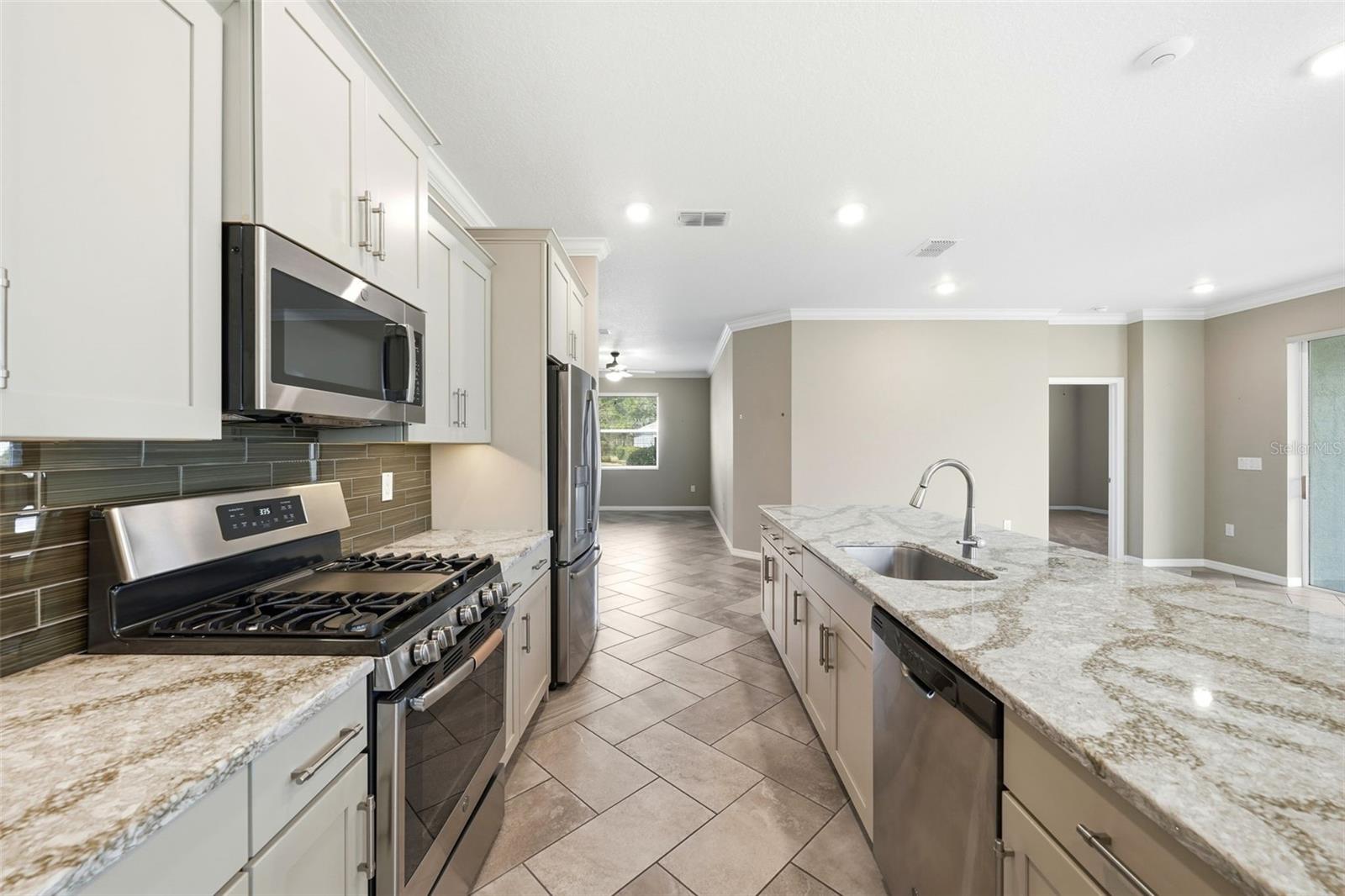 Image 13 of 42 For 7924 85th Loop