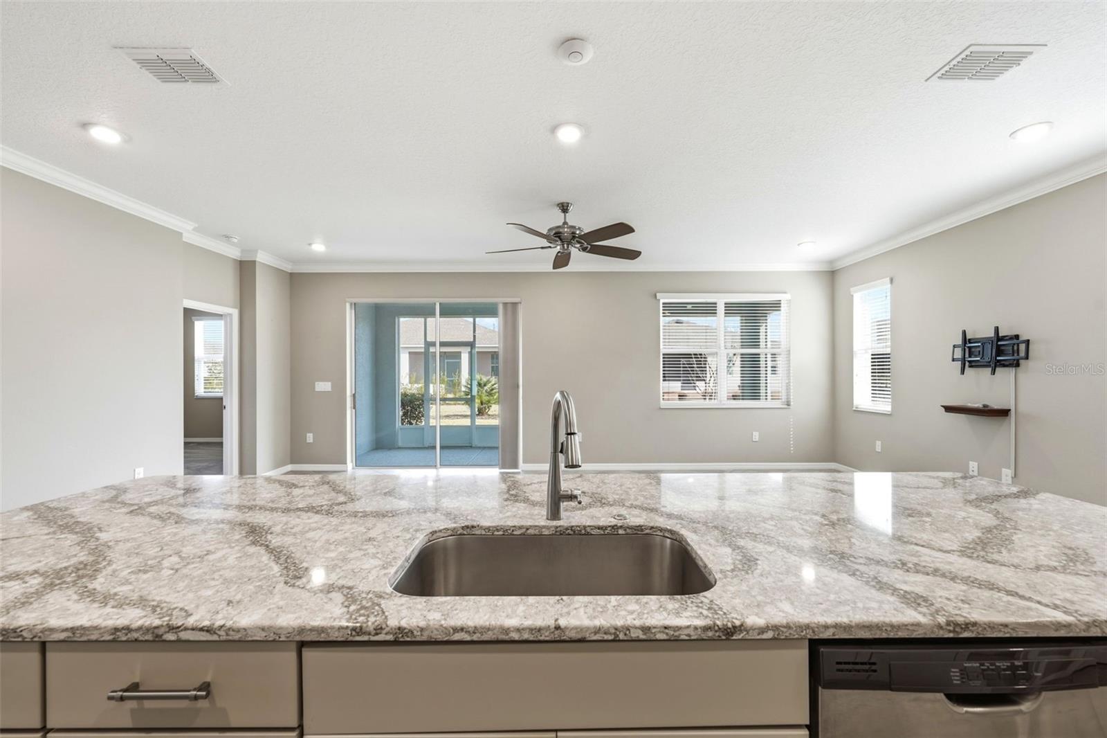 Image 14 of 42 For 7924 85th Loop