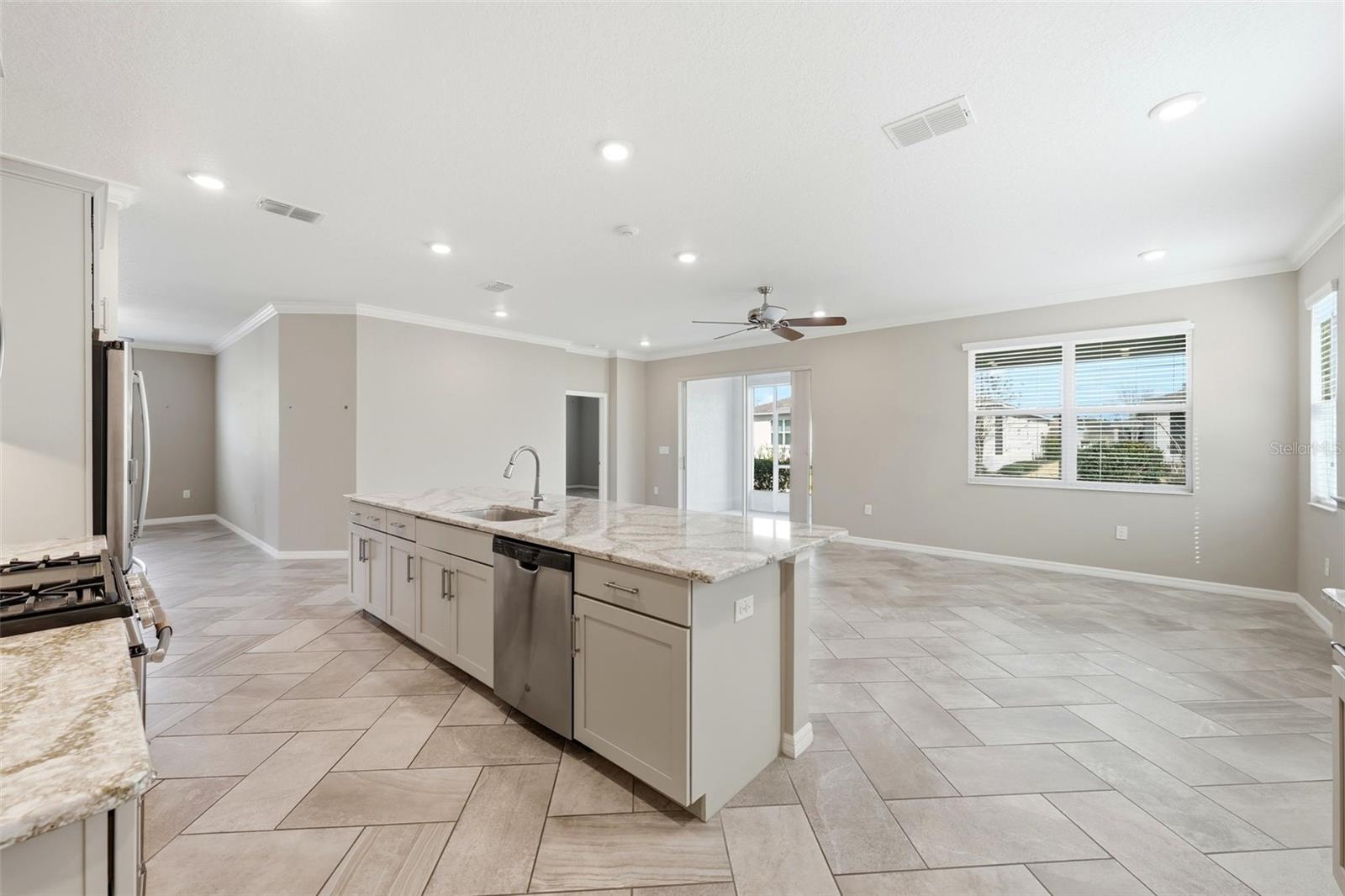 Image 16 of 42 For 7924 85th Loop