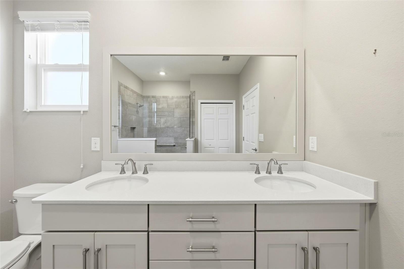 Image 26 of 42 For 7924 85th Loop