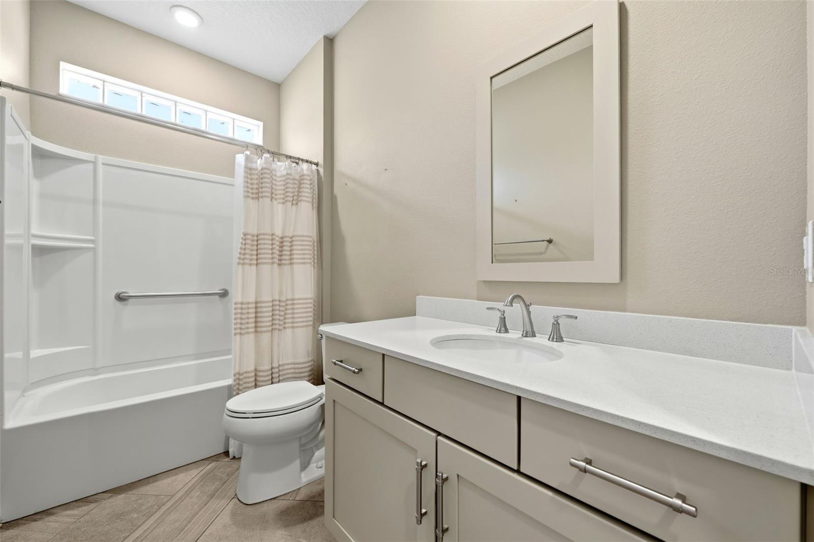 Image 31 of 42 For 7924 85th Loop