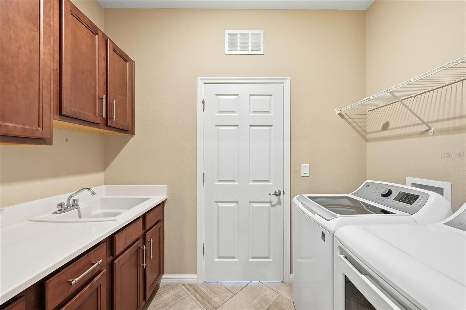 Image 35 of 42 For 7924 85th Loop