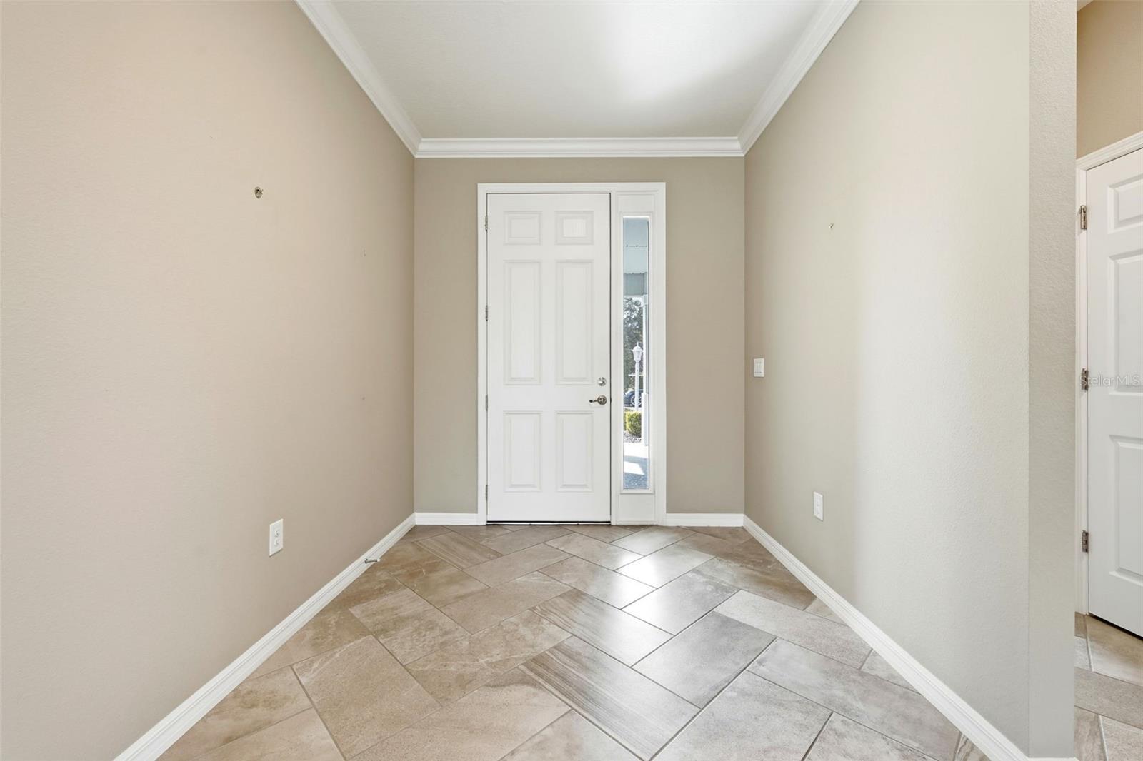 Image 6 of 42 For 7924 85th Loop