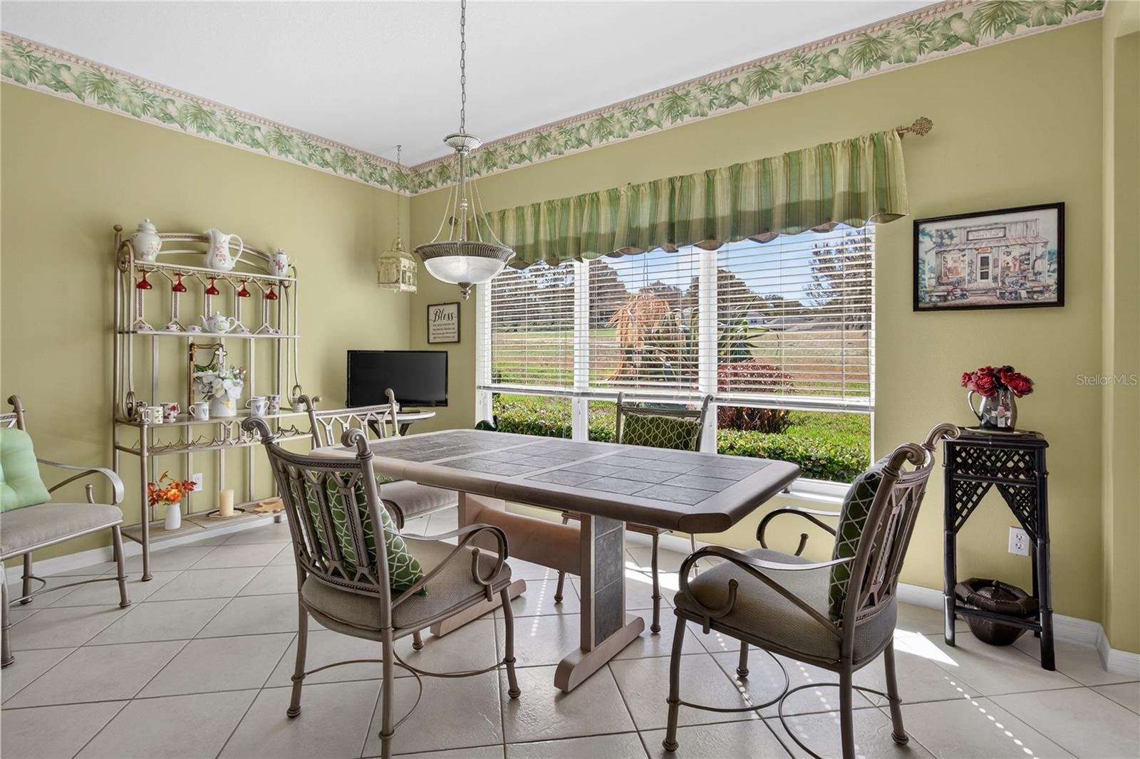 Image 12 of 67 For 2219 Caxton  