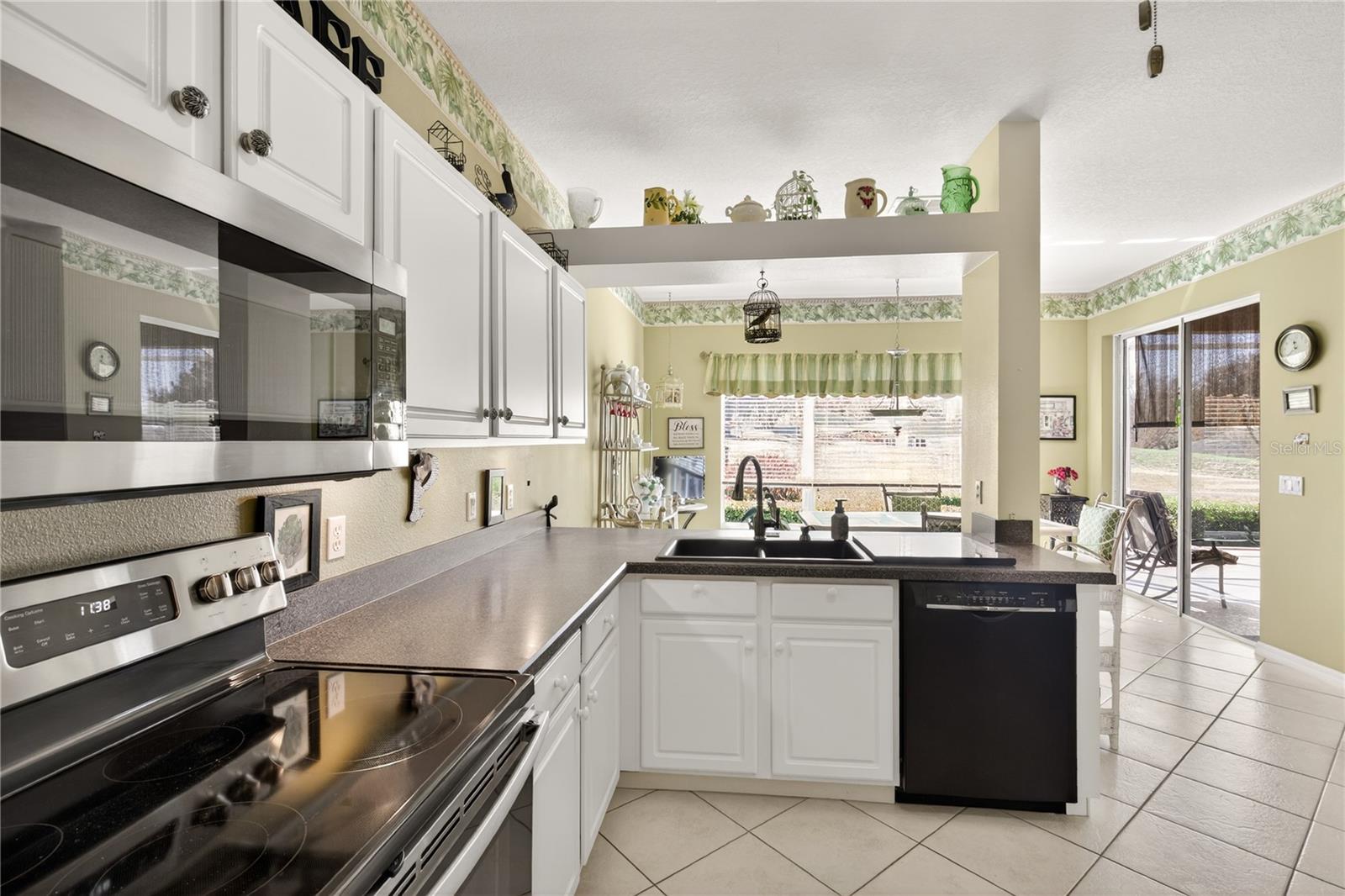 Image 17 of 67 For 2219 Caxton  