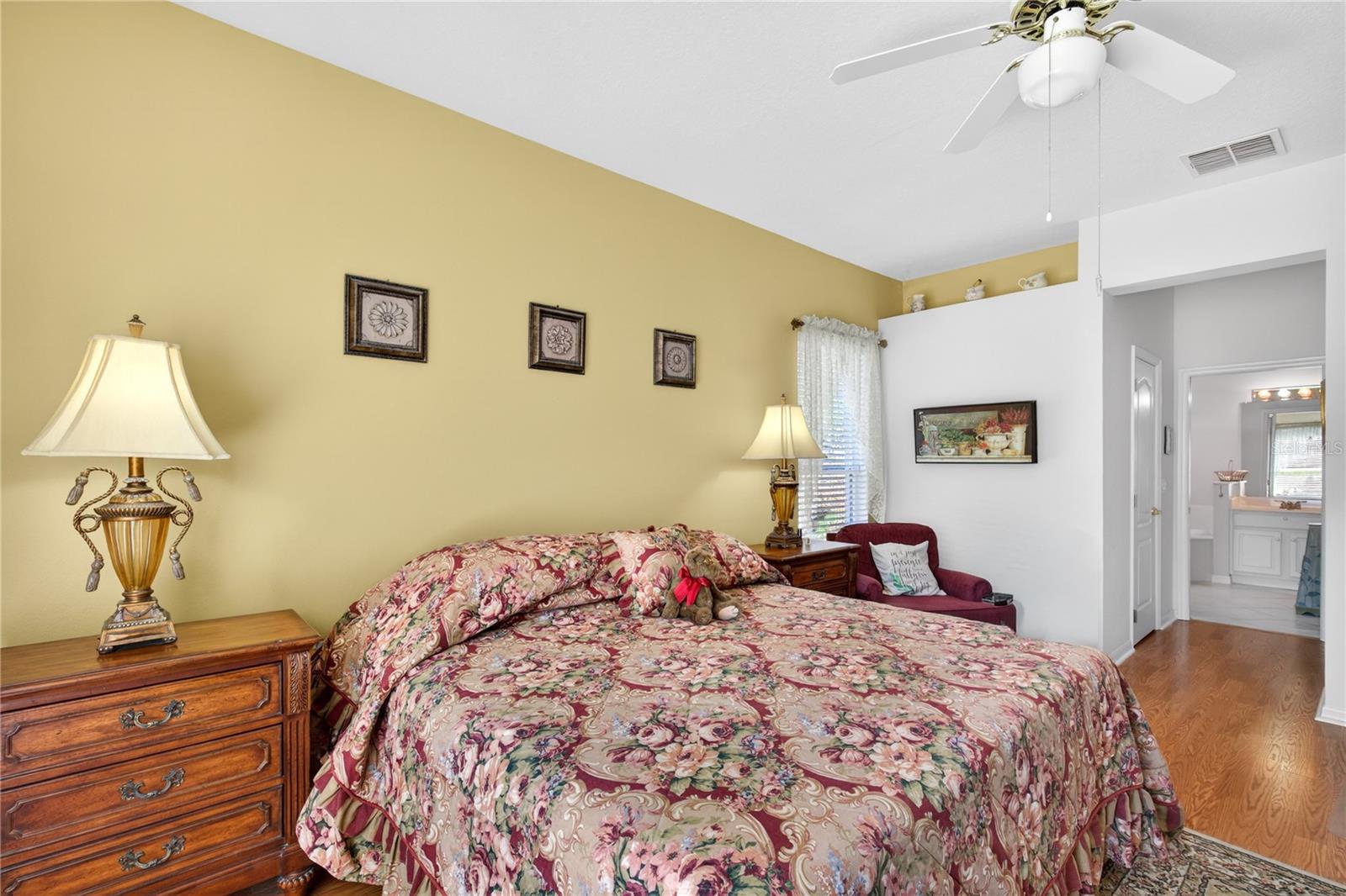 Image 23 of 67 For 2219 Caxton  