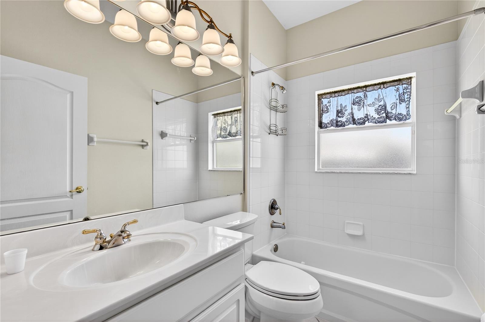 Image 32 of 67 For 2219 Caxton  