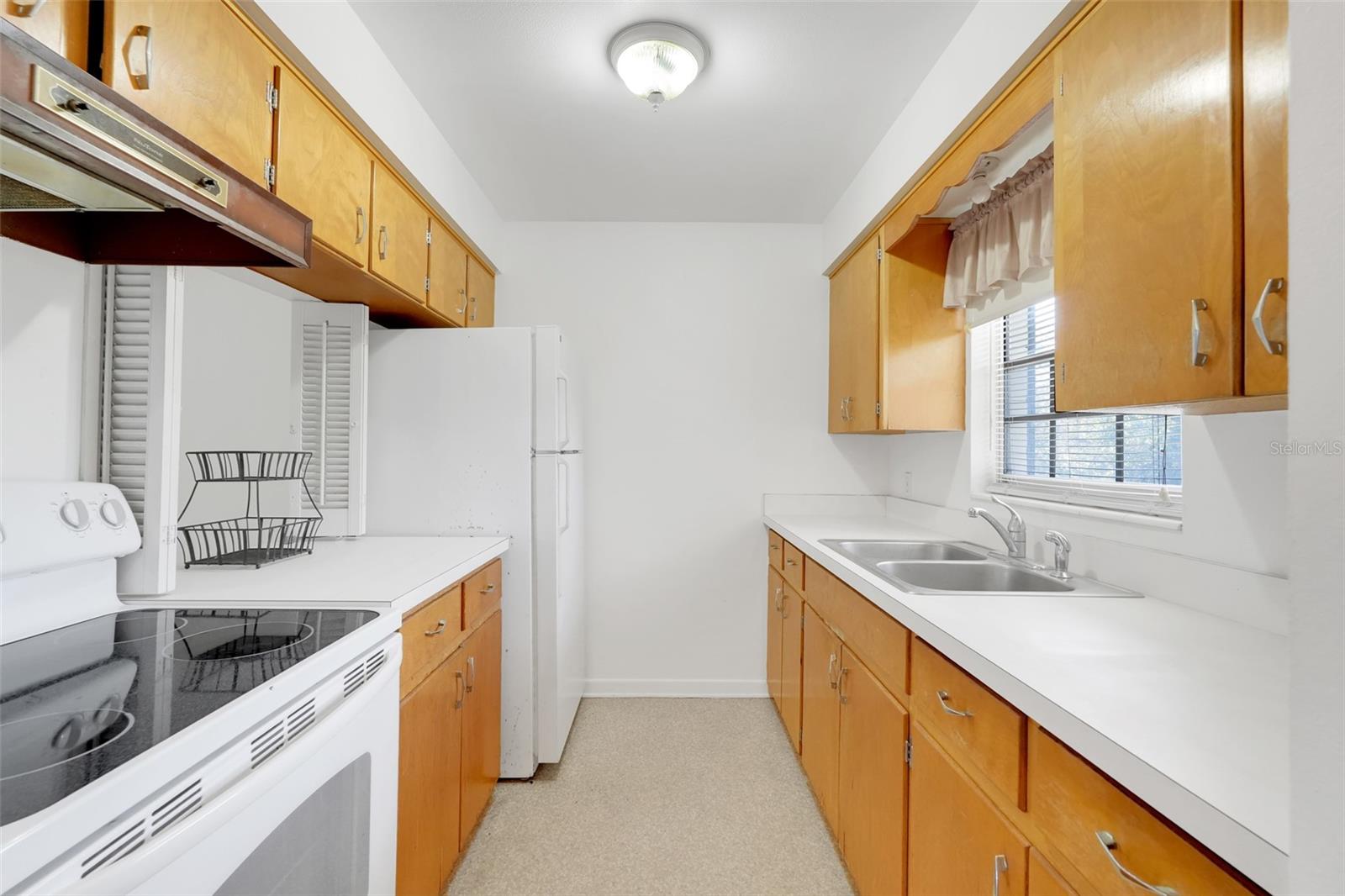 Image 11 of 26 For 791 Lake Avenue