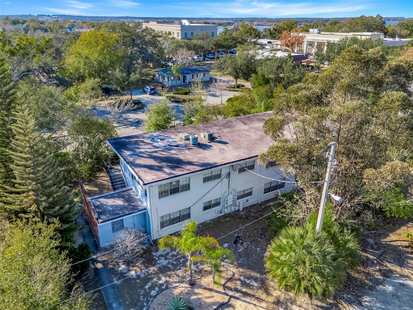 Image 21 of 26 For 791 Lake Avenue