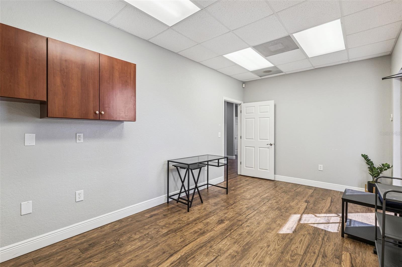 Image 11 of 27 For 235 Hatteras Avenue 100