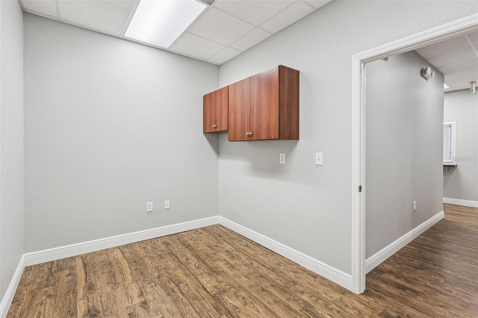 Image 15 of 27 For 235 Hatteras Avenue 100