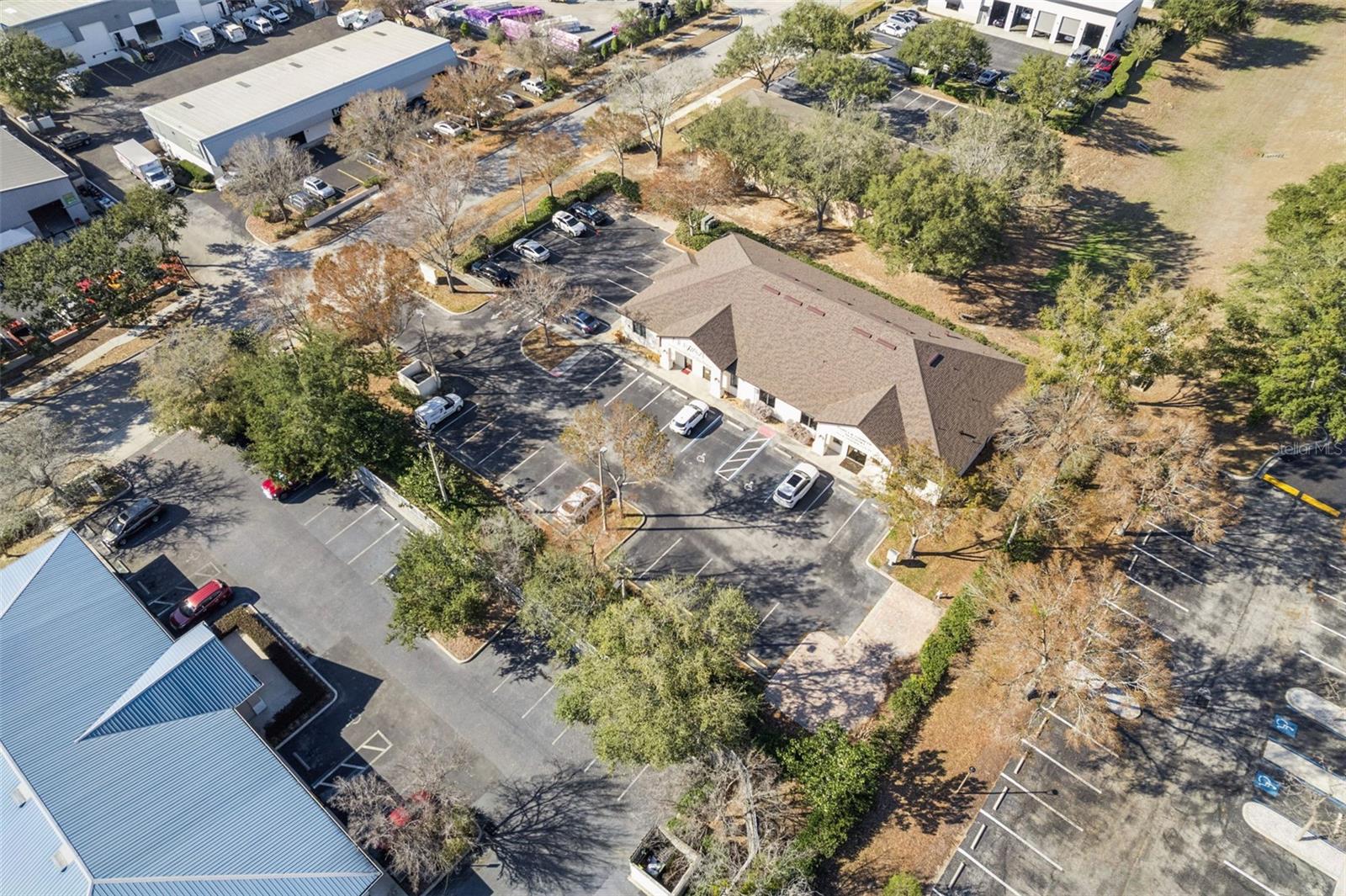 Image 21 of 27 For 235 Hatteras Avenue 100