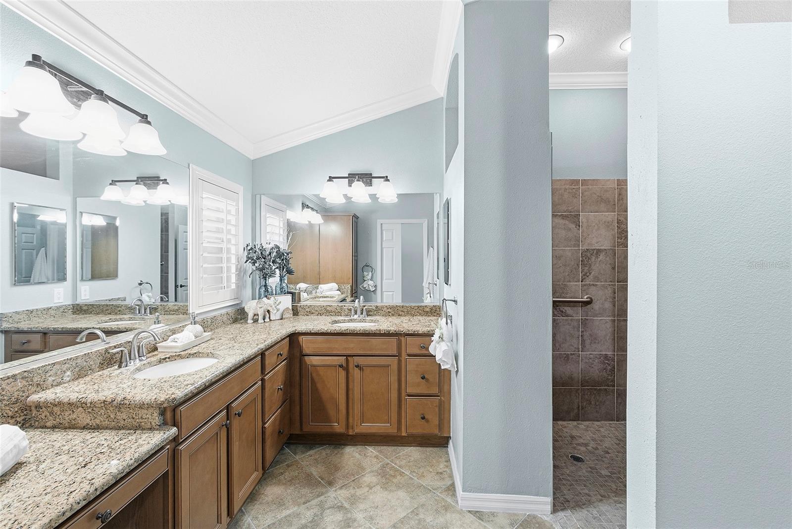 Listing photo id 14 for 1350 Centerville Place