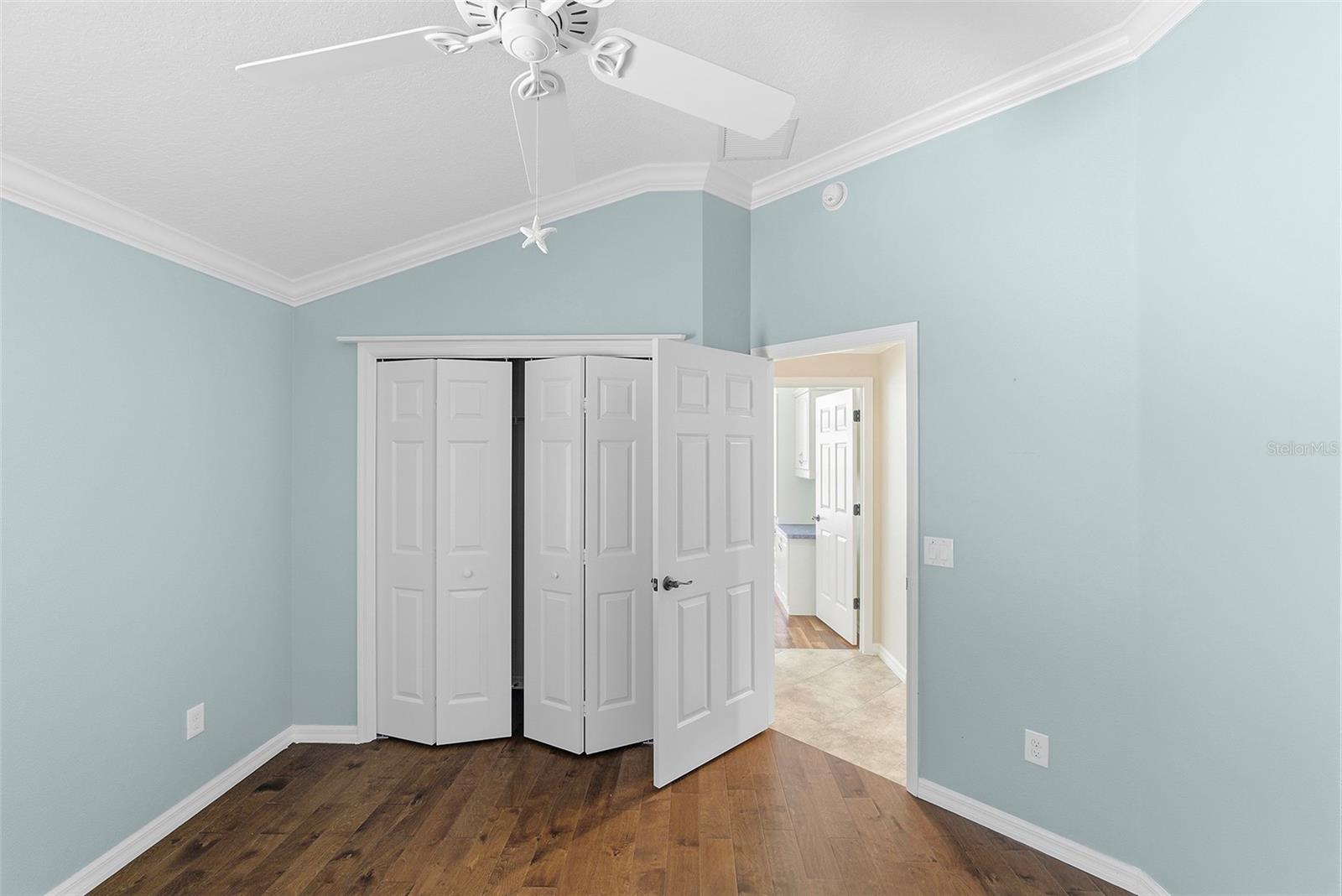 Listing photo id 25 for 1350 Centerville Place