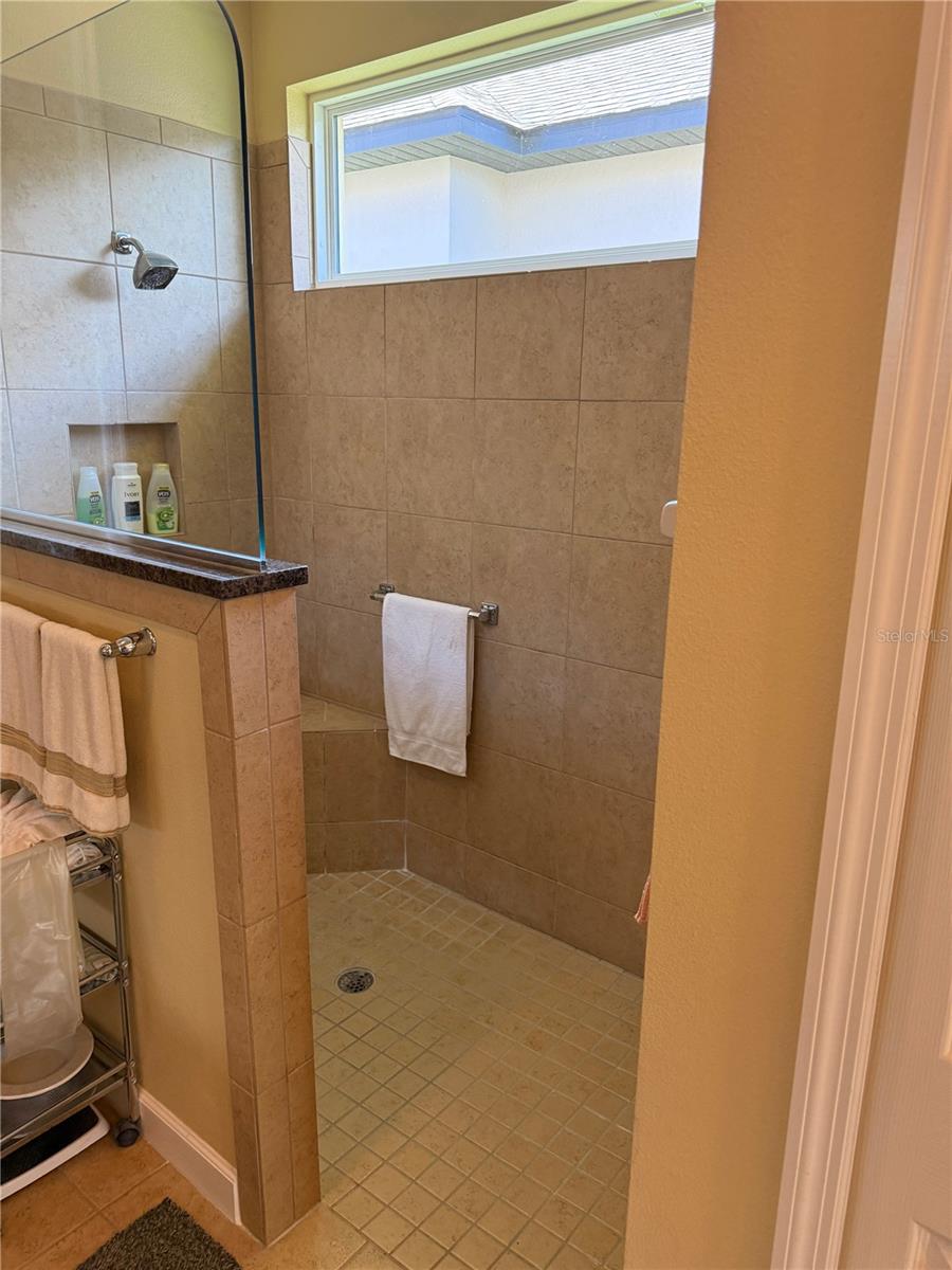 Image 21 of 40 For 8301 Bridgeport Bay Circle