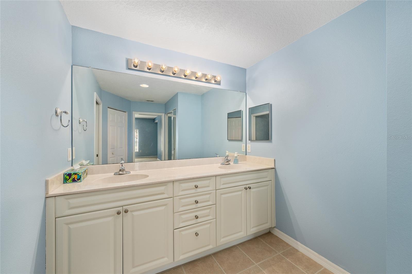 Image 25 of 51 For 5427 Compass Point 1