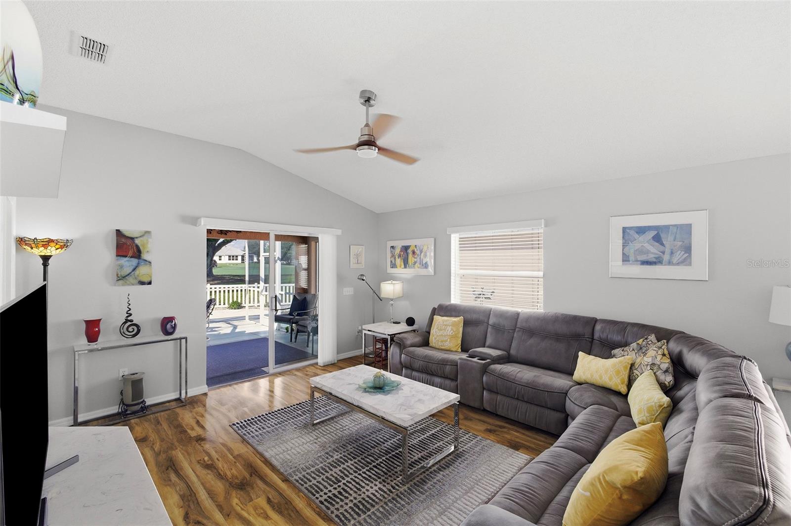 Image 11 of 41 For 880 Robles Avenue