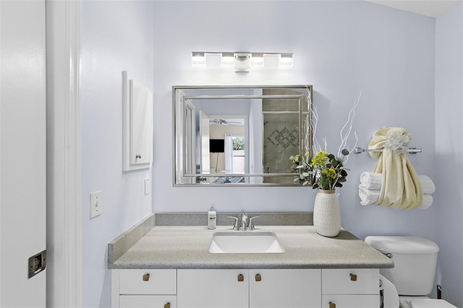 Image 15 of 41 For 880 Robles Avenue