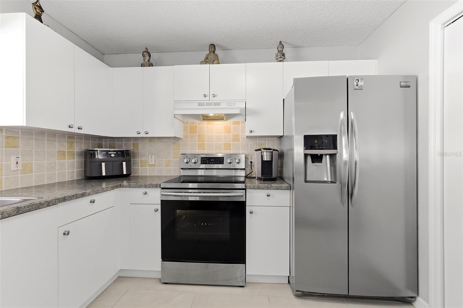 Image 8 of 41 For 880 Robles Avenue