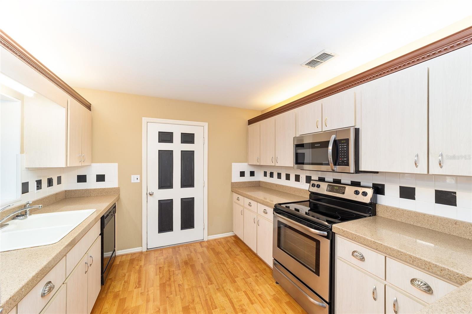 Image 12 of 63 For 13760 86th Terrace