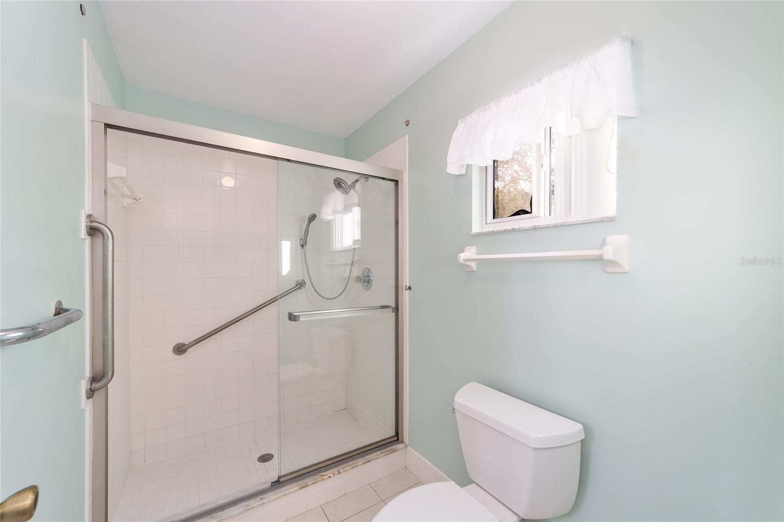 Image 21 of 63 For 13760 86th Terrace