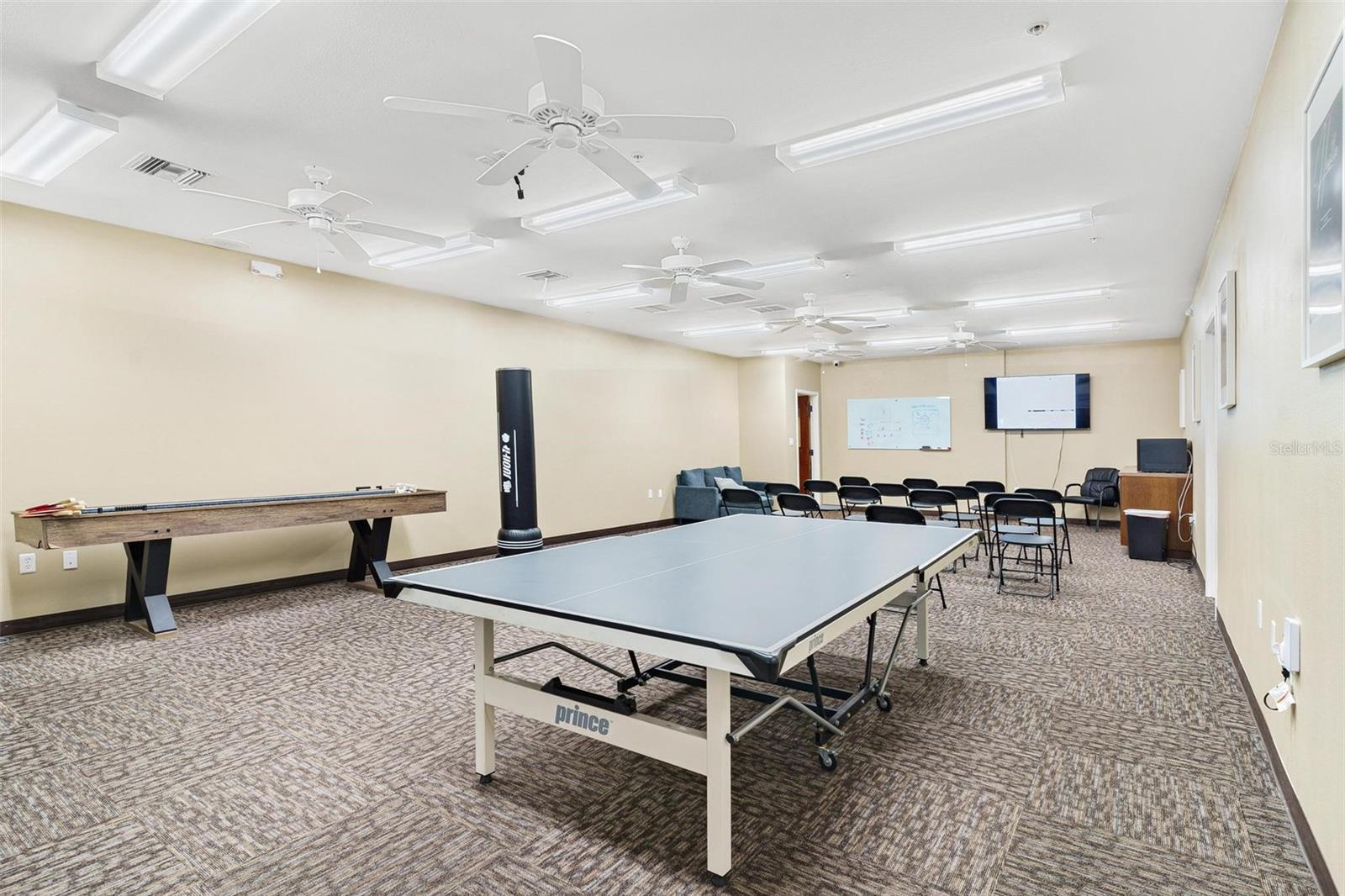 Image 18 of 31 For 1904 Thomas Avenue 102