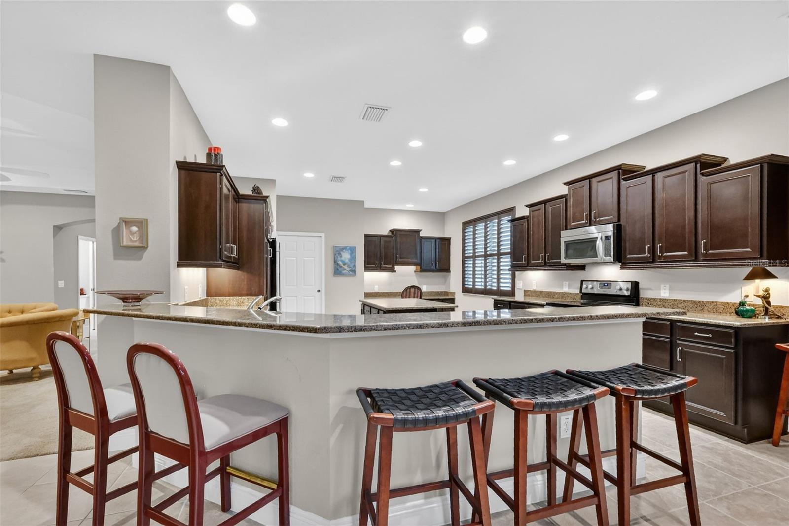 Image 12 of 45 For 3324 Queensway Terrace