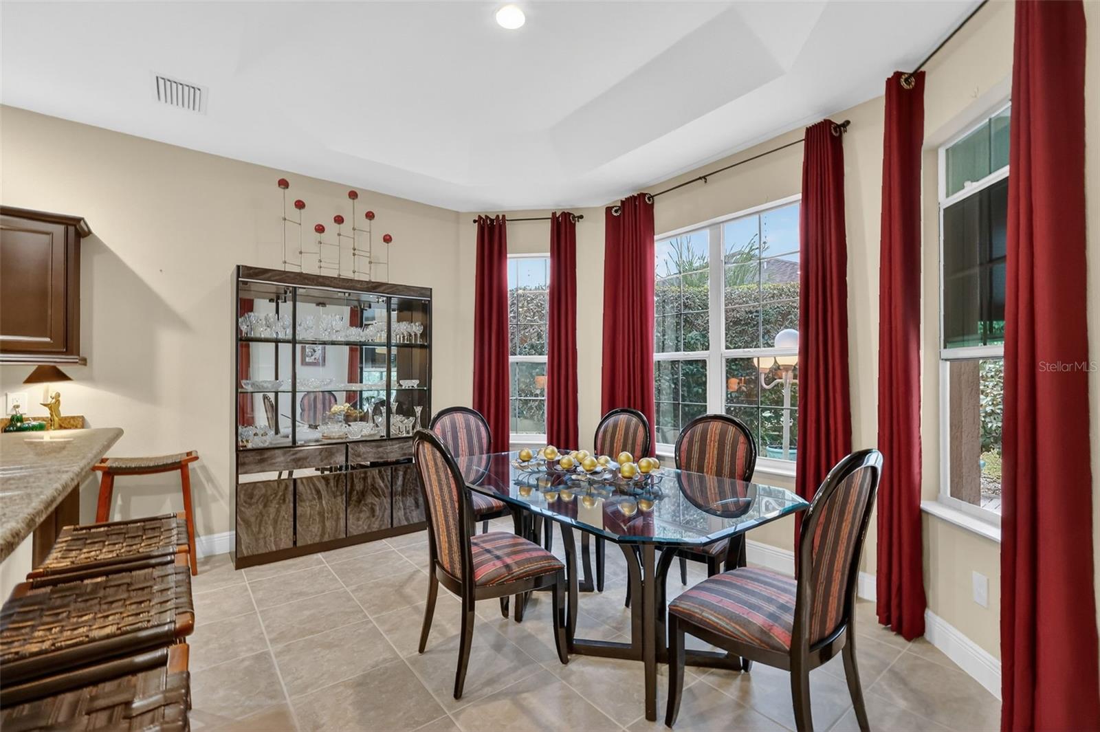 Image 14 of 45 For 3324 Queensway Terrace