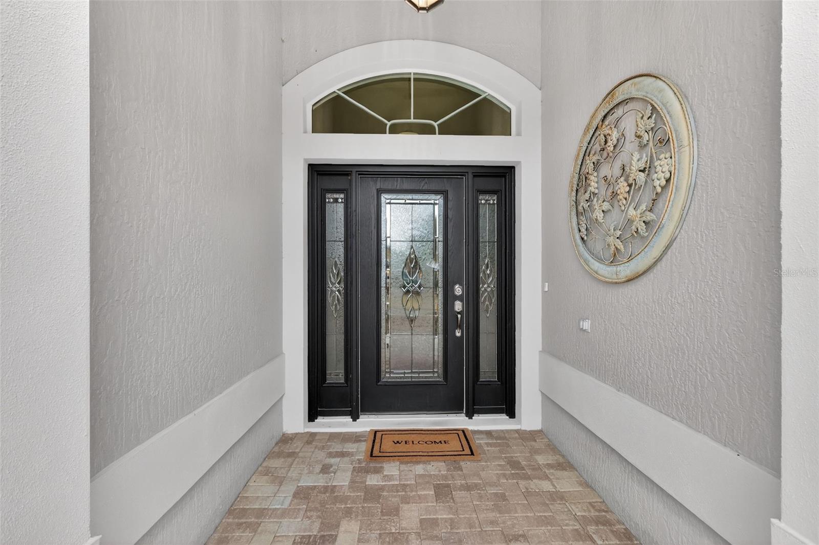 Image 4 of 45 For 3324 Queensway Terrace