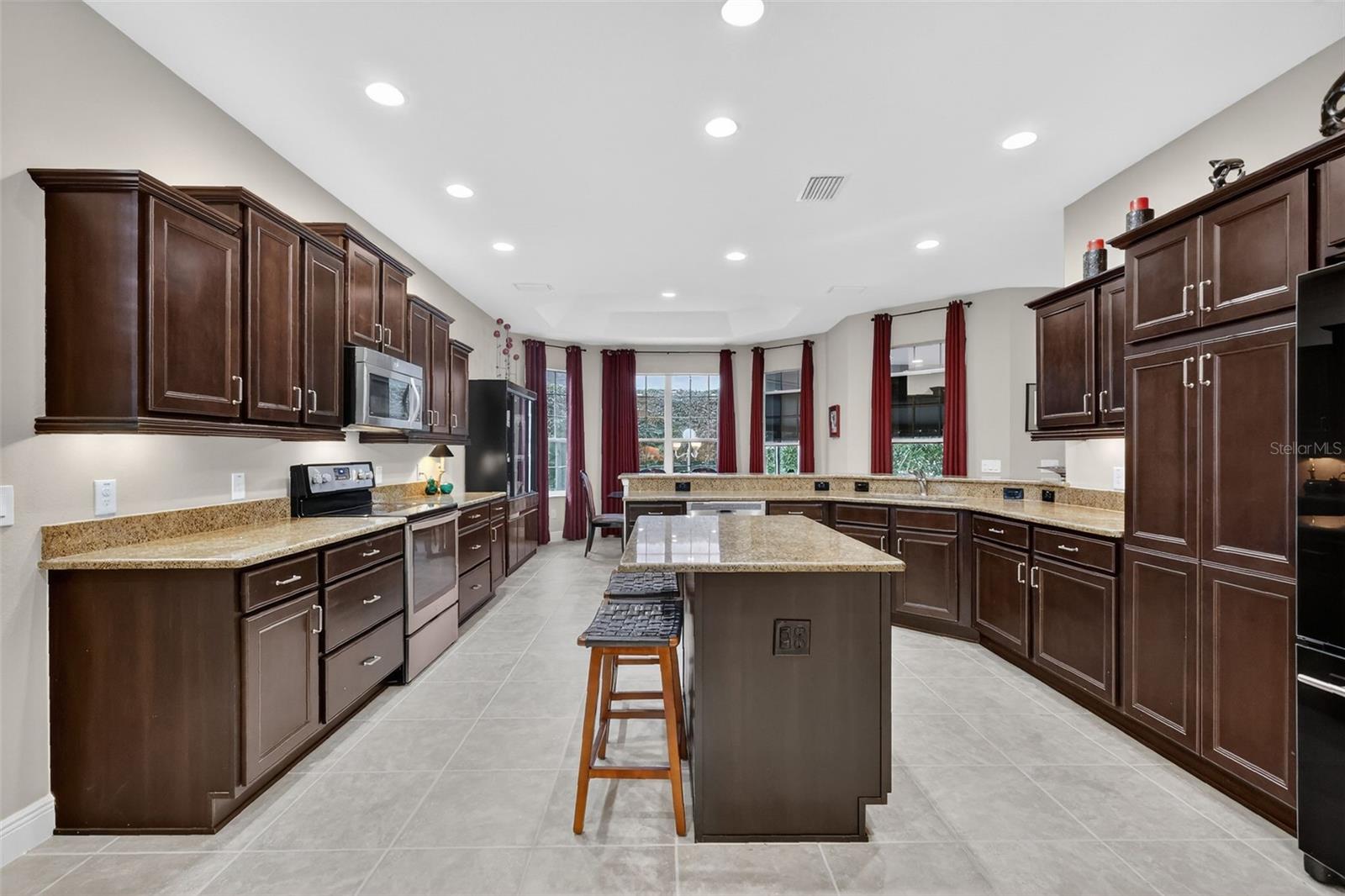 Image 9 of 45 For 3324 Queensway Terrace