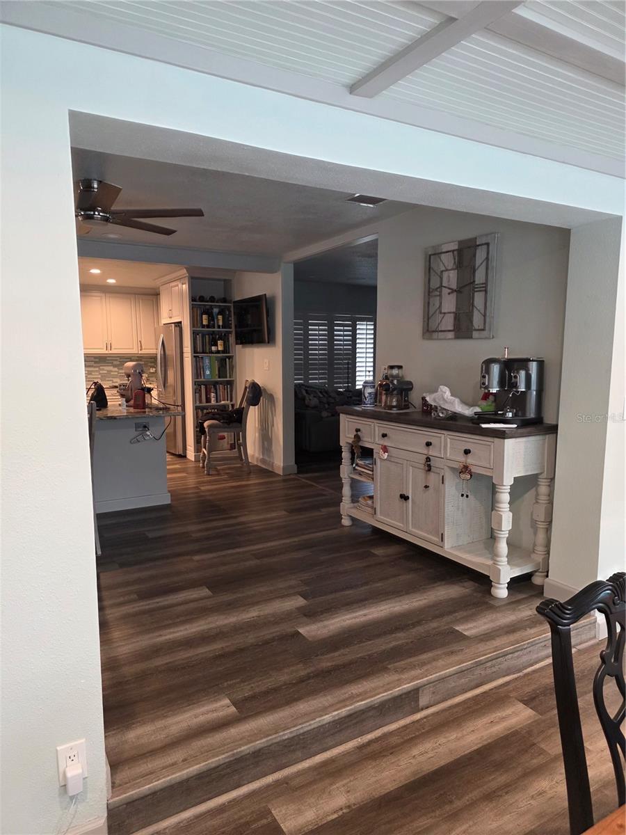 Image 34 of 76 For 5539 Delaware Avenue