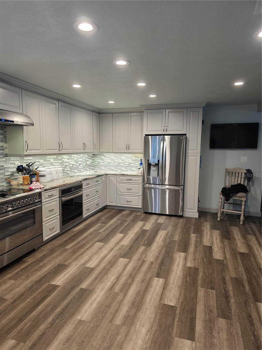 Image 36 of 76 For 5539 Delaware Avenue