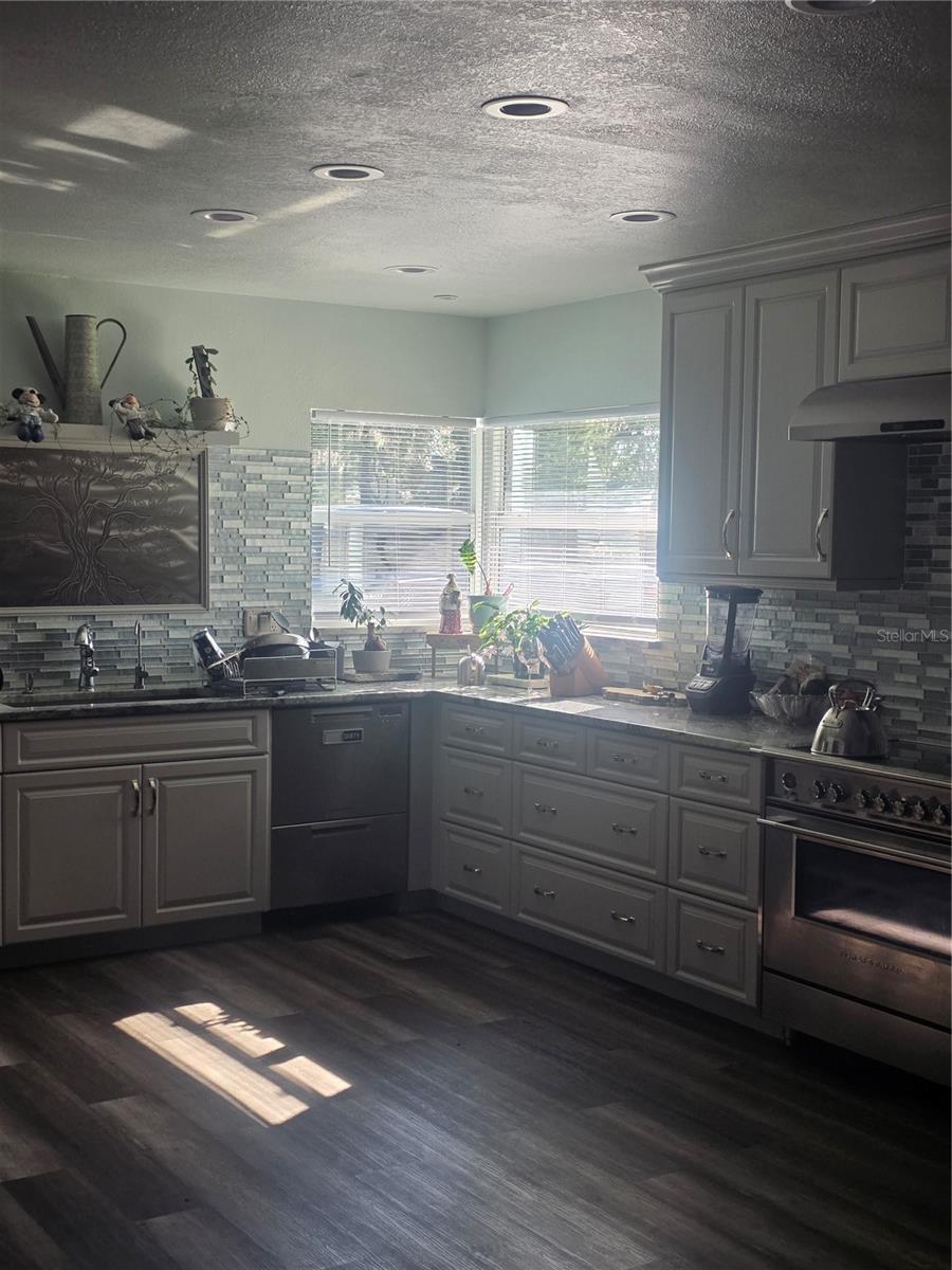 Image 74 of 76 For 5539 Delaware Avenue