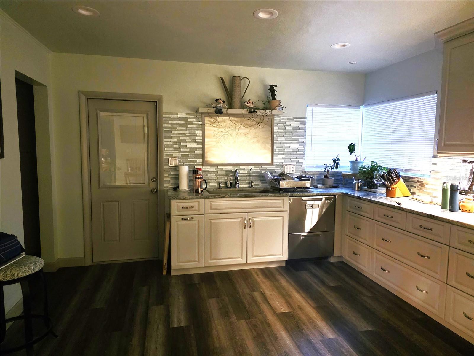 Image 76 of 76 For 5539 Delaware Avenue