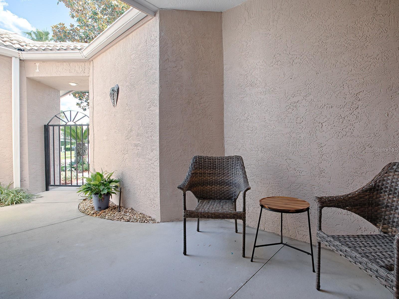 Image 4 of 52 For 9039 Saint Andrews Way