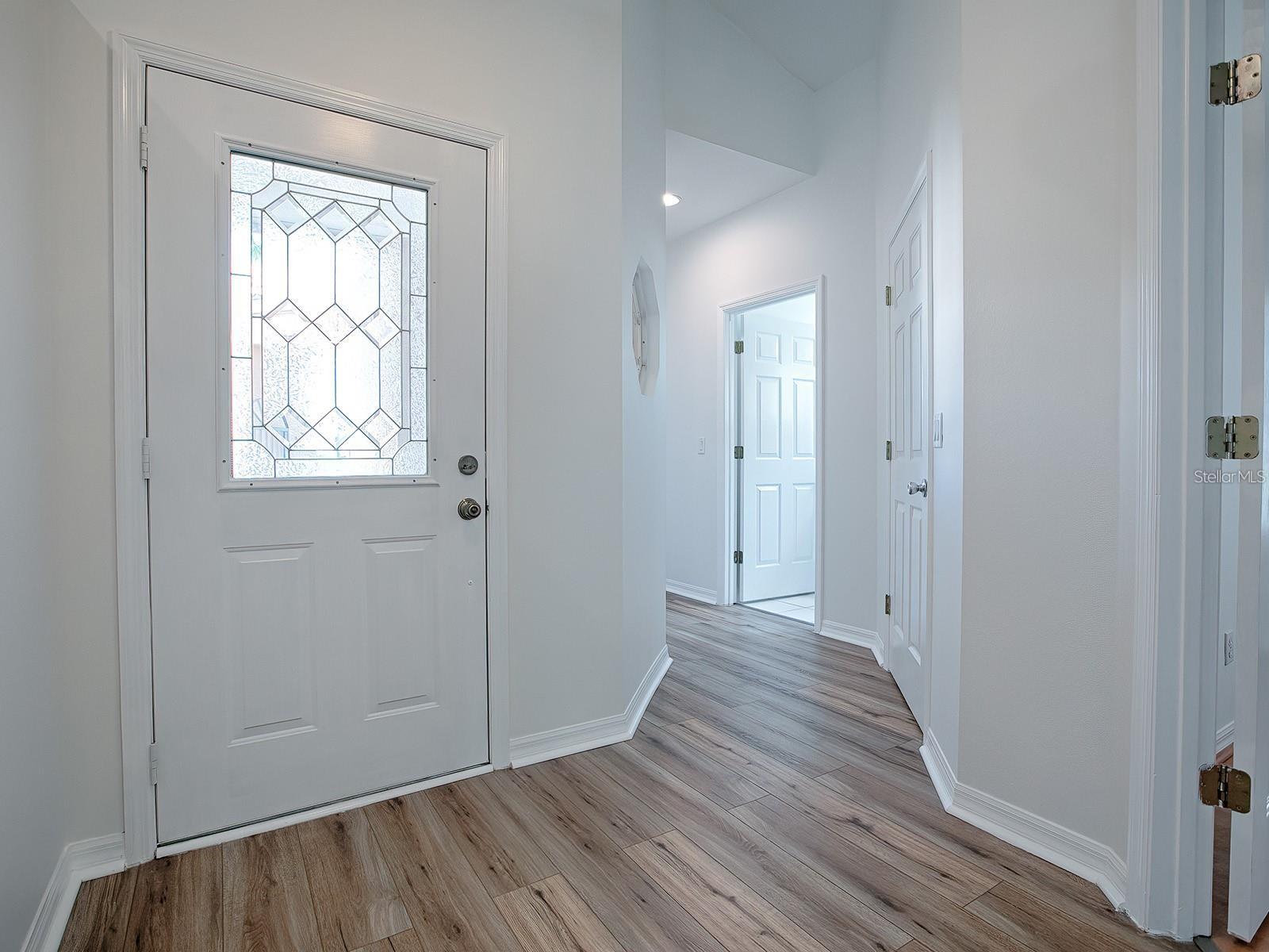 Image 5 of 52 For 9039 Saint Andrews Way