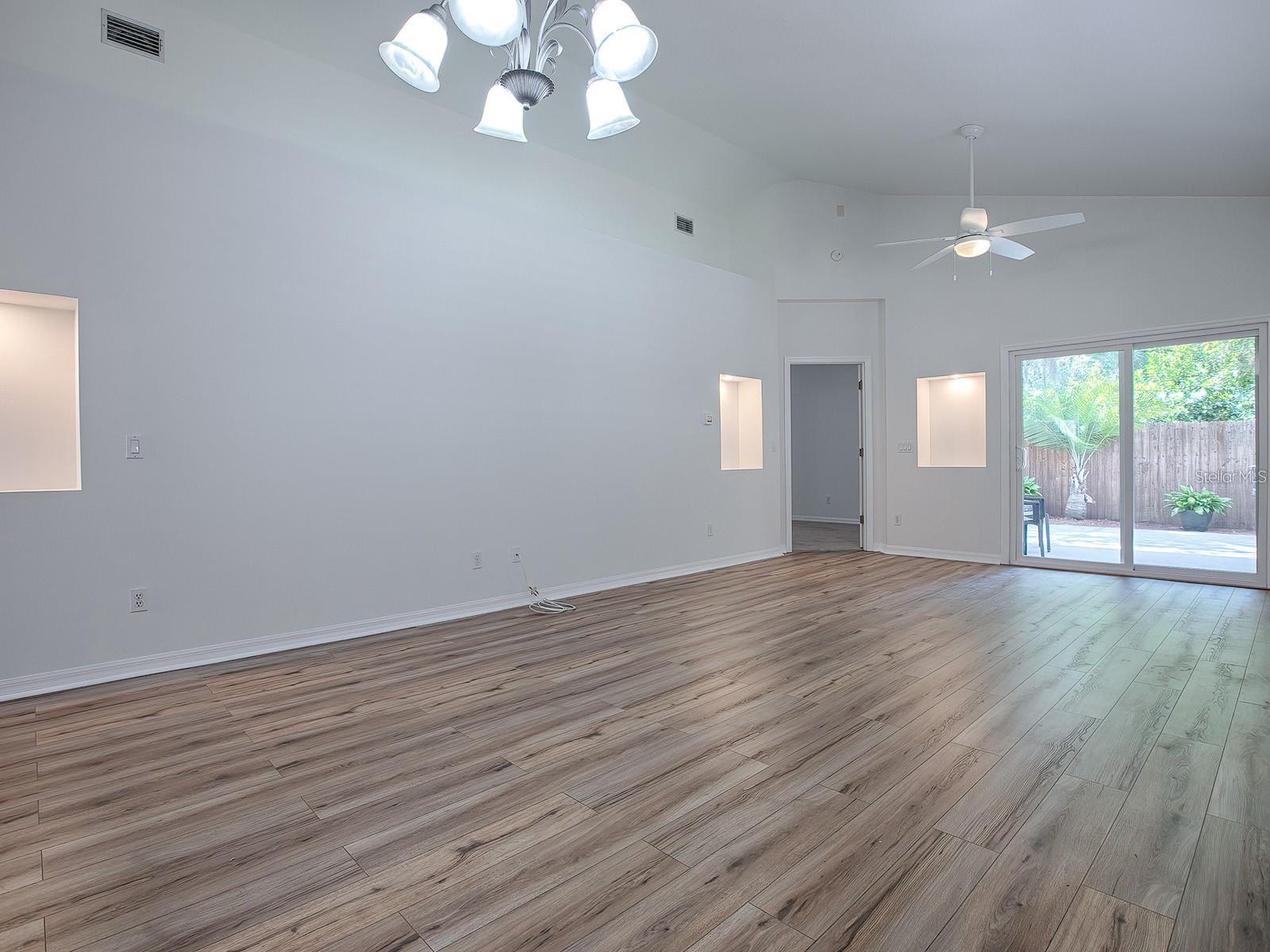 Image 9 of 52 For 9039 Saint Andrews Way